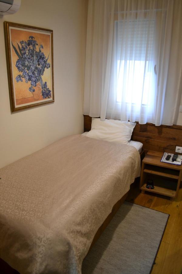 B&B Villa Panuka Pančevo エクステリア 写真